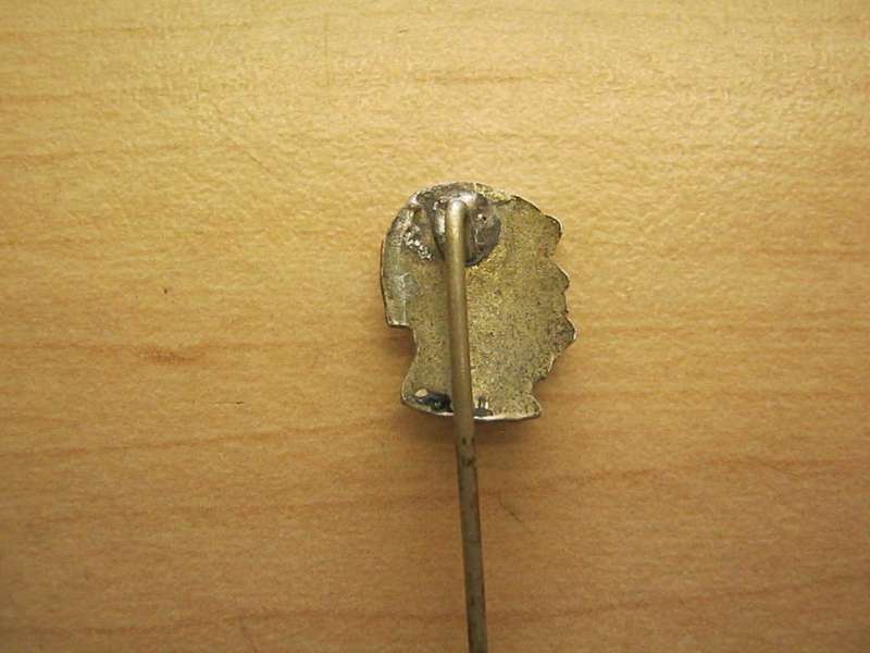 WW 2 Italian leader pin badge.
